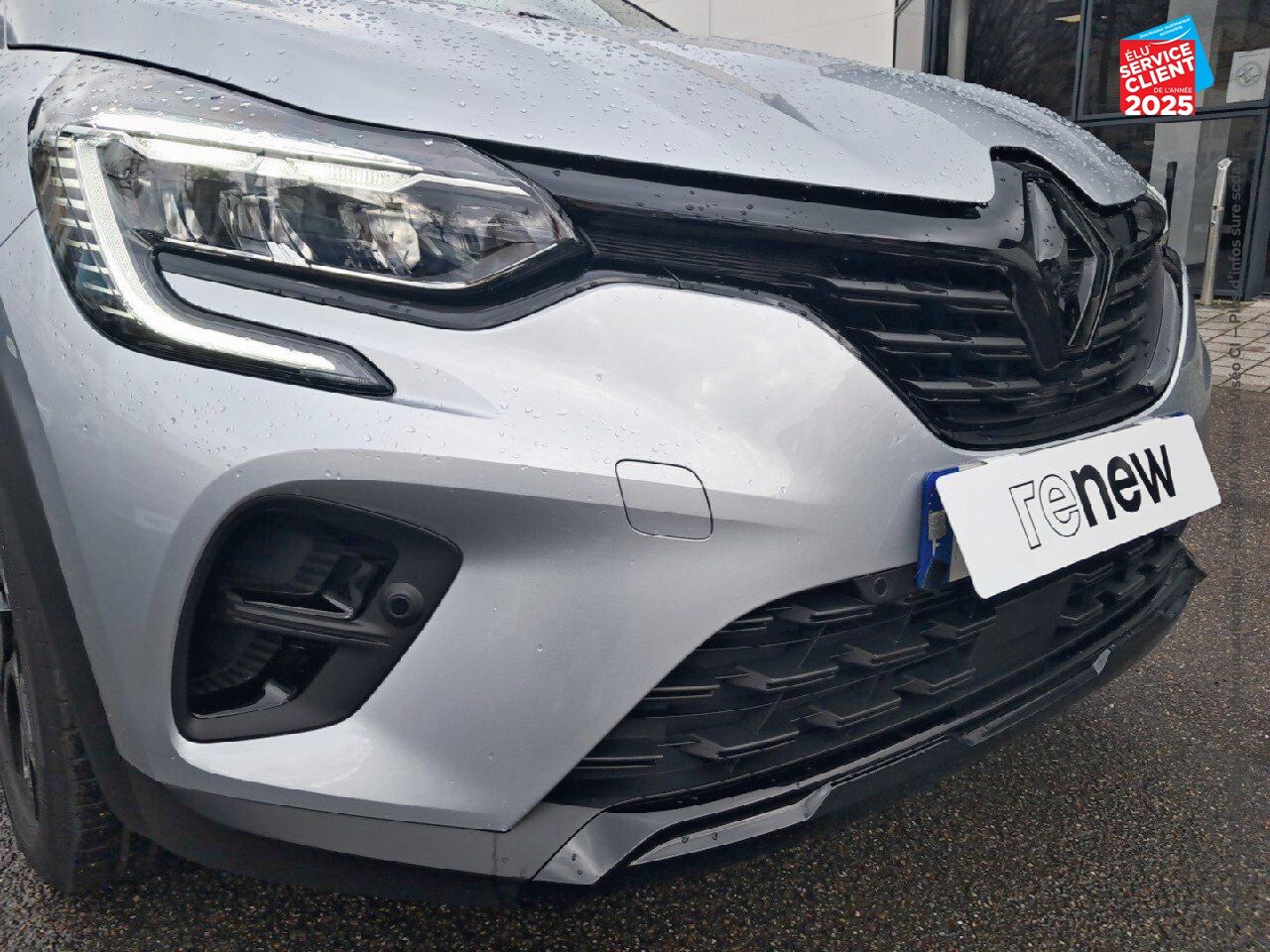 Véhicule d'occasion RENAULT CAPTUR 1.6 E-TECH HYBRIDE 145CH RIVE GAUCHE GPS CAMERA chez Renault Saint-Louis