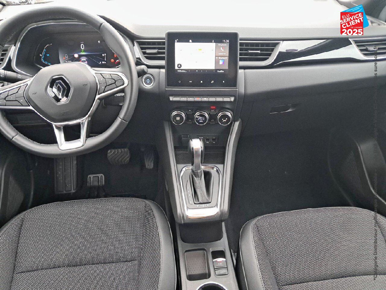 Véhicule d'occasion RENAULT CAPTUR 1.6 E-TECH HYBRIDE 145CH RIVE GAUCHE GPS CAMERA chez Renault Saint-Louis