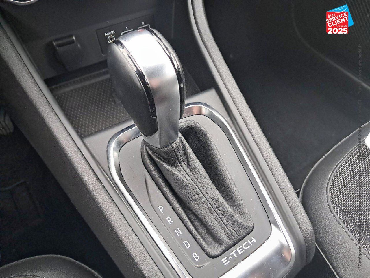 Véhicule d'occasion RENAULT CAPTUR 1.6 E-TECH HYBRIDE 145CH RIVE GAUCHE GPS CAMERA chez Renault Saint-Louis