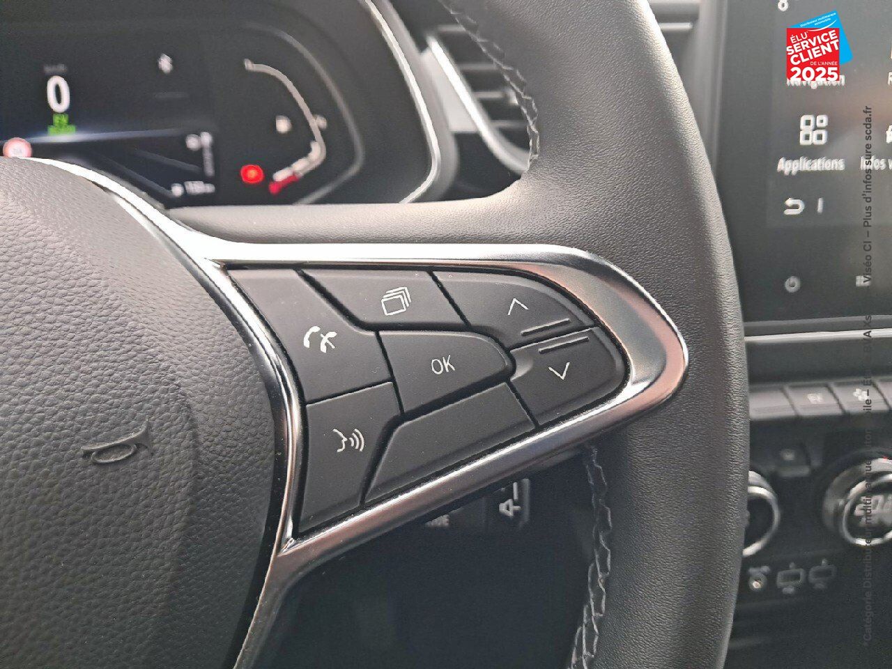 Véhicule d'occasion RENAULT CAPTUR 1.6 E-TECH HYBRIDE 145CH RIVE GAUCHE GPS CAMERA chez Renault Saint-Louis