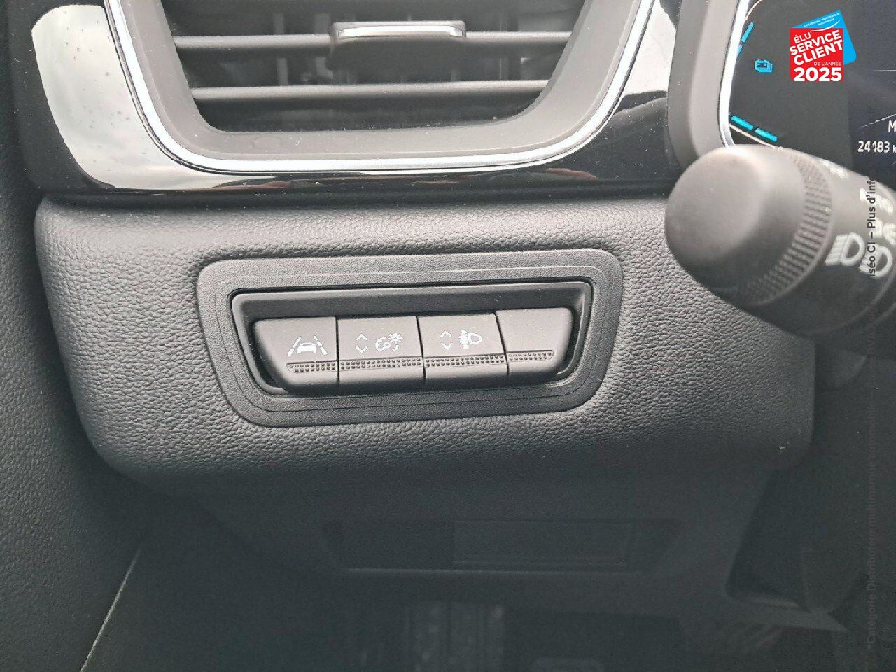 Véhicule d'occasion RENAULT CAPTUR 1.6 E-TECH HYBRIDE 145CH RIVE GAUCHE GPS CAMERA chez Renault Saint-Louis