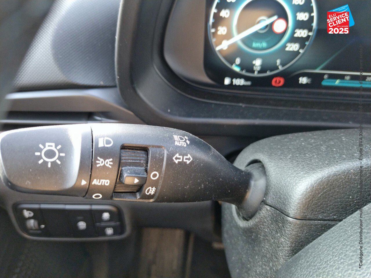 Véhicule d'occasion HYUNDAI BAYON 1.0 T-GDI 100CH HYBRID 48V INTUITIVE CAMERA chez Hyundai Epernay