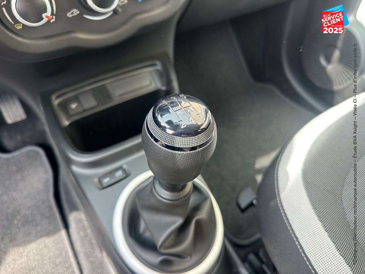 Véhicule d'occasion RENAULT TWINGO 1.0 SCE 65CH LIMITED - 21MY chez Opel Dijon