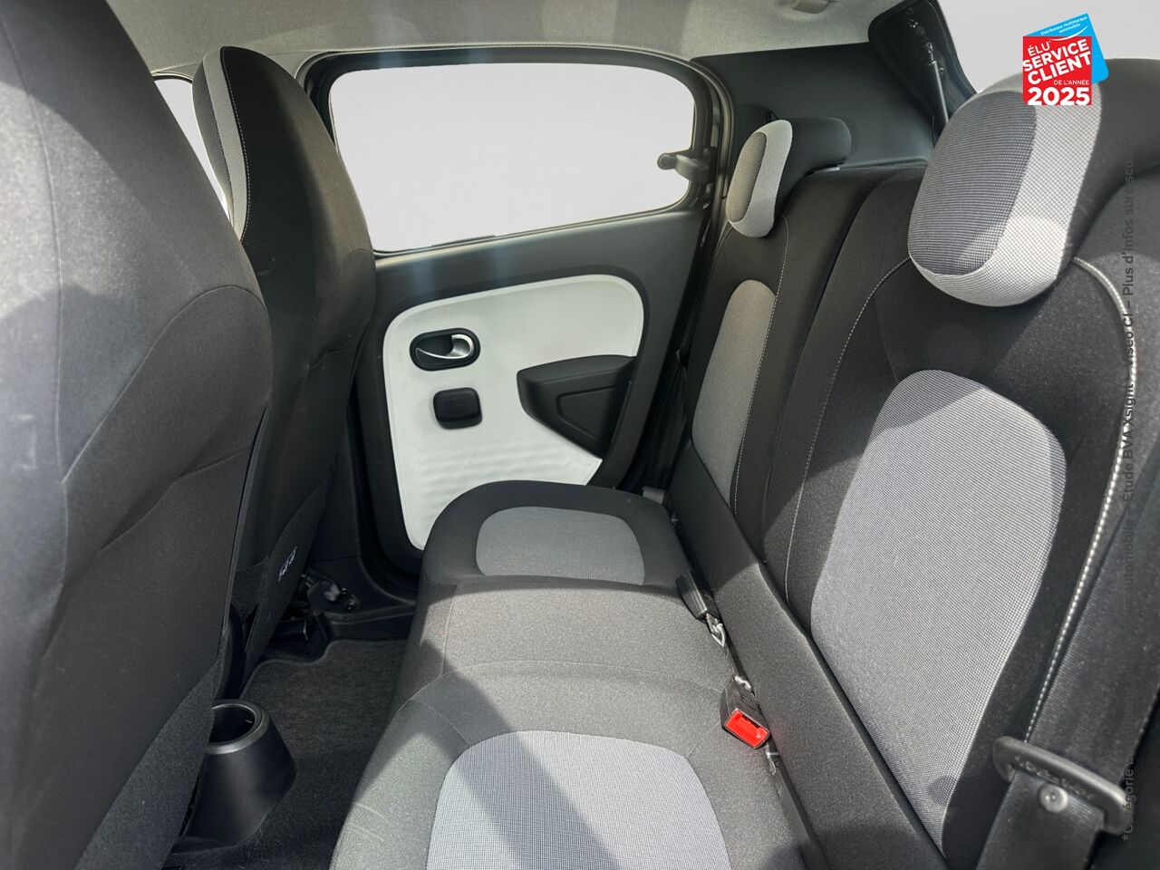 Véhicule d'occasion RENAULT TWINGO 1.0 SCE 65CH LIMITED - 21MY chez Opel Dijon