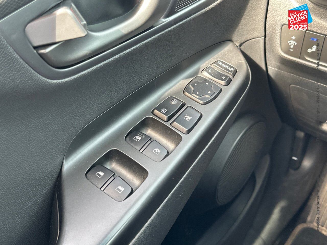 Véhicule d'occasion HYUNDAI KONA ELECTRIC 204CH EXECUTIVE EURO6D-T EVAP SIEGES CHAUF/CUIR GPS CAMERA CARPLAY chez Hyundai Epernay
