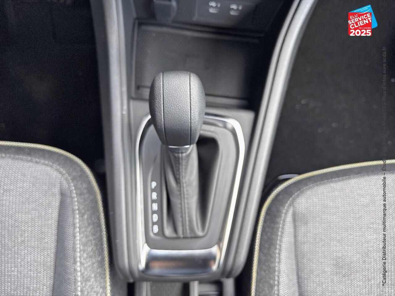 Véhicule d'occasion RENAULT CAPTUR 1.6 E-TECH FULL HYBRID 145CH TECHNO chez Opel Verdun