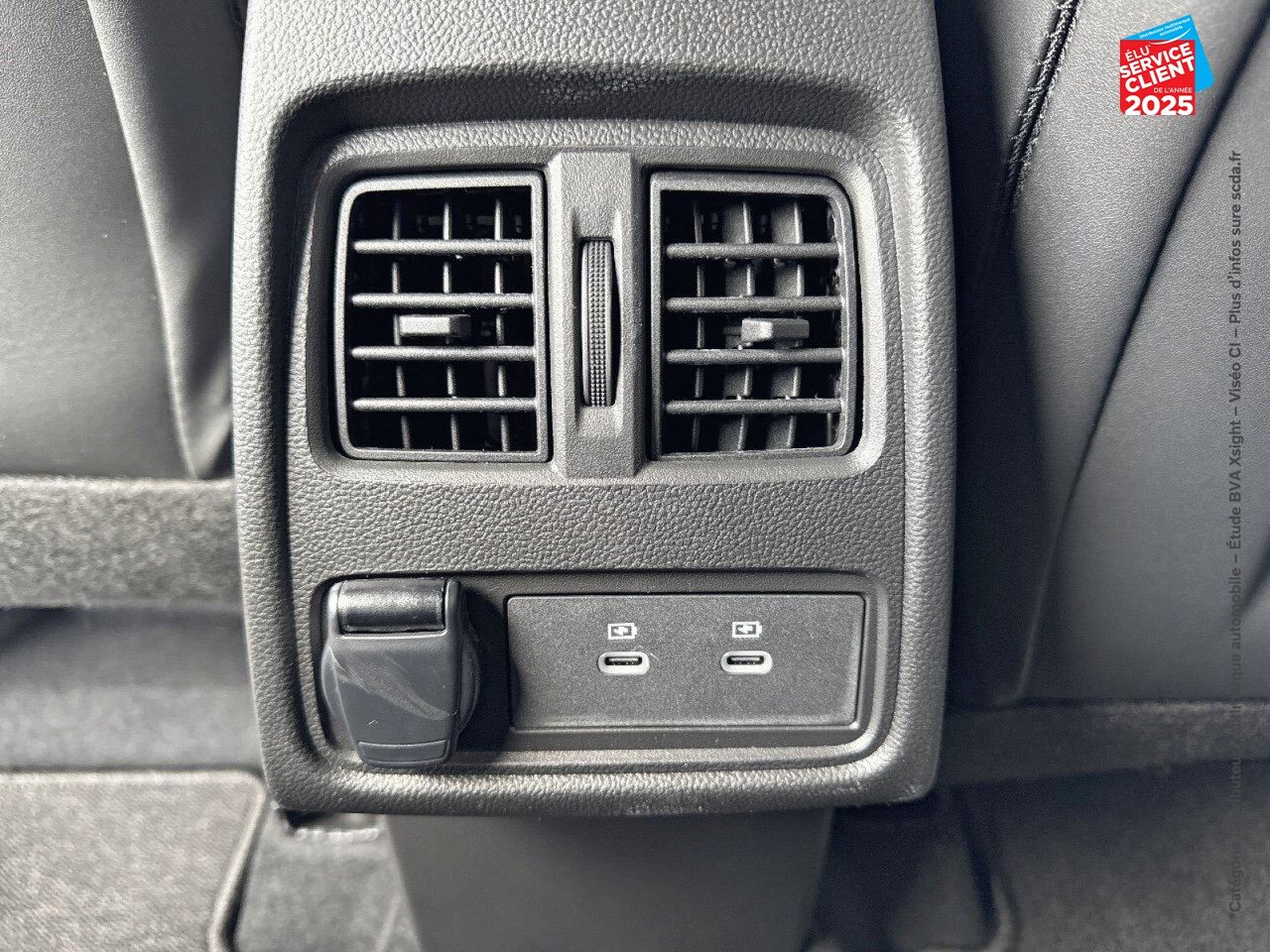Véhicule d'occasion RENAULT CAPTUR 1.6 E-TECH FULL HYBRID 145CH TECHNO chez Opel Verdun