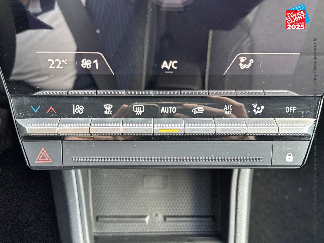 Véhicule d'occasion RENAULT CAPTUR 1.6 E-TECH FULL HYBRID 145CH TECHNO chez Opel Verdun