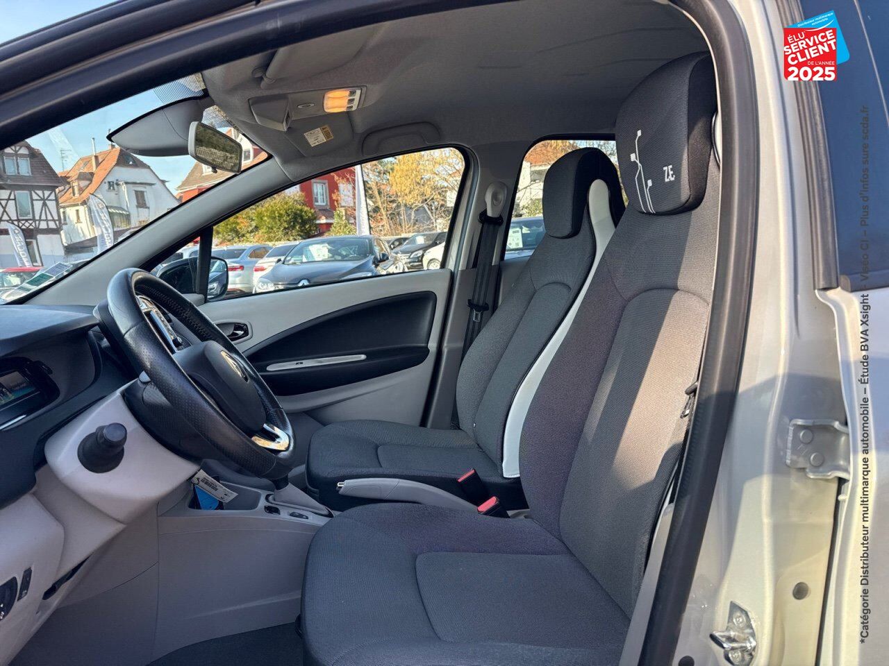 Véhicule d'occasion RENAULT ZOE INTENS CHARGE NORMALE TYPE 2 GPS - ACHAT INTEGRAL chez Primocar