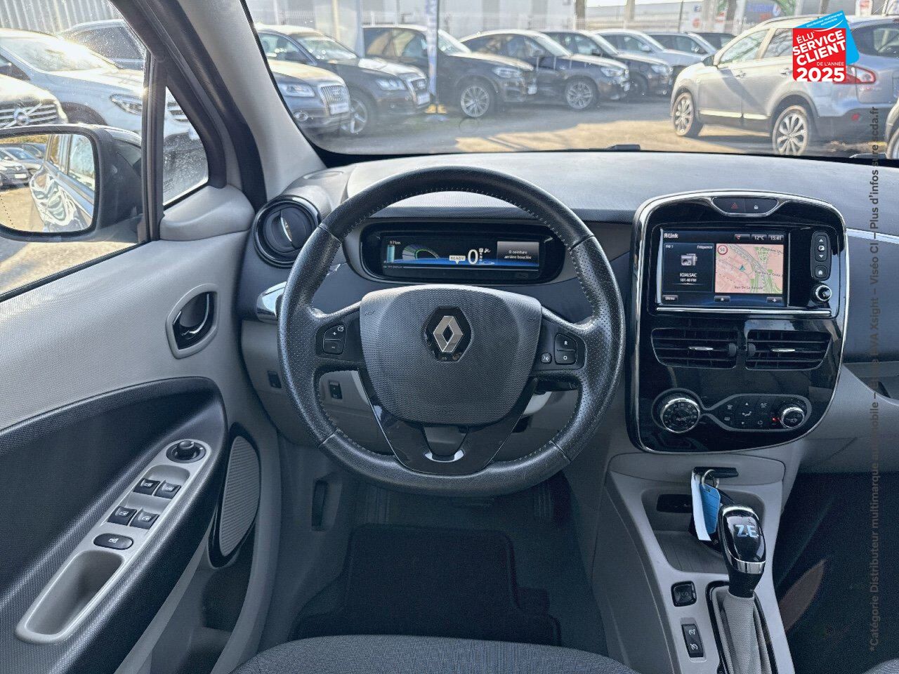 Véhicule d'occasion RENAULT ZOE INTENS CHARGE NORMALE TYPE 2 GPS - ACHAT INTEGRAL chez Primocar