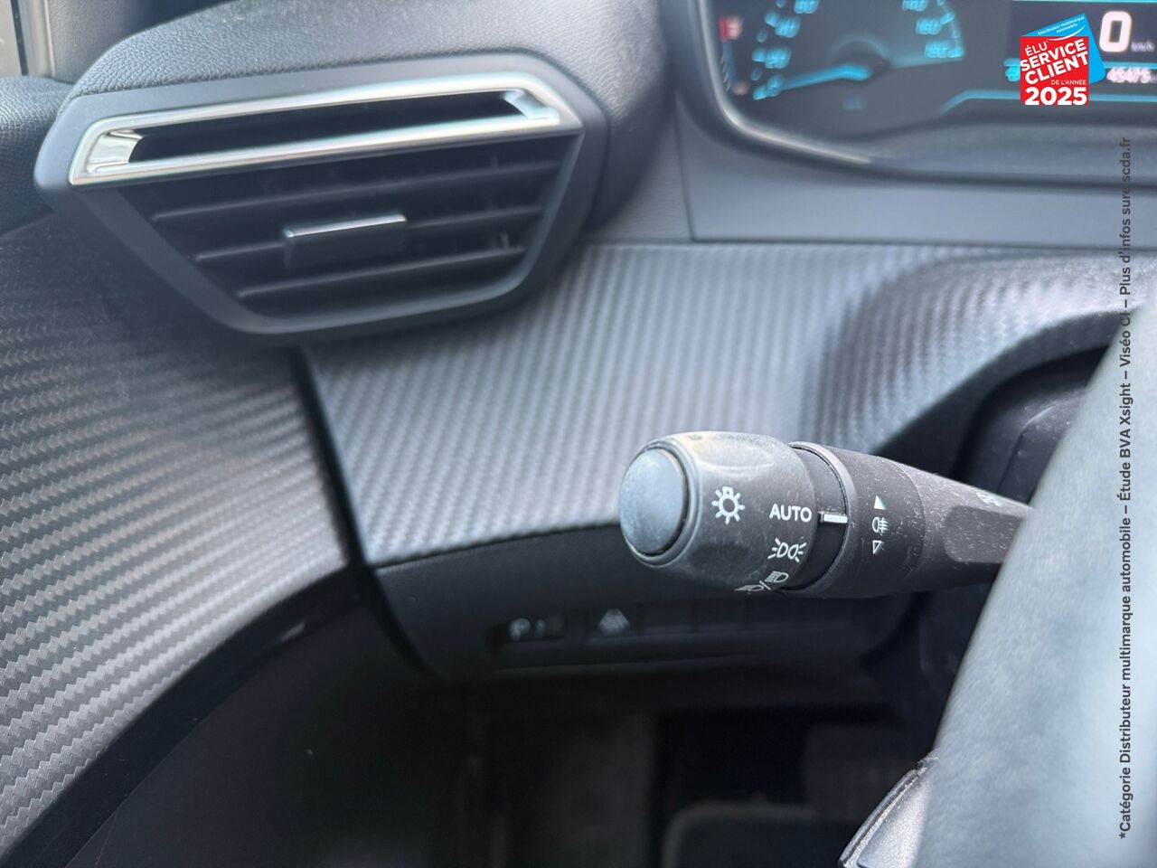 Véhicule d'occasion PEUGEOT 208 E-136CH STYLE CAMERA CARPLAY chez Renault Saint-Louis