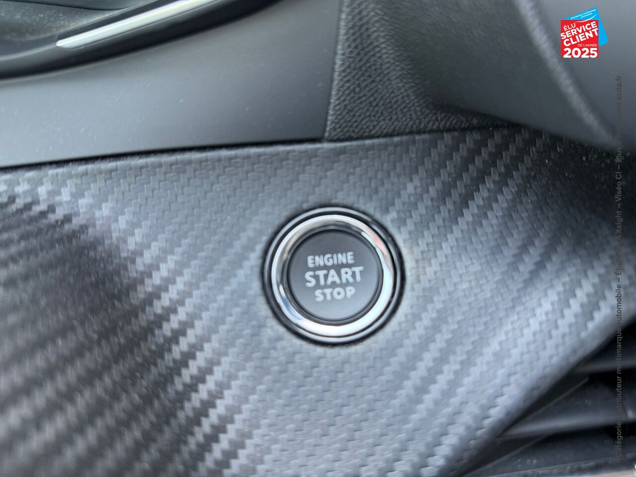 Véhicule d'occasion PEUGEOT 208 E-136CH STYLE CAMERA CARPLAY chez Renault Saint-Louis