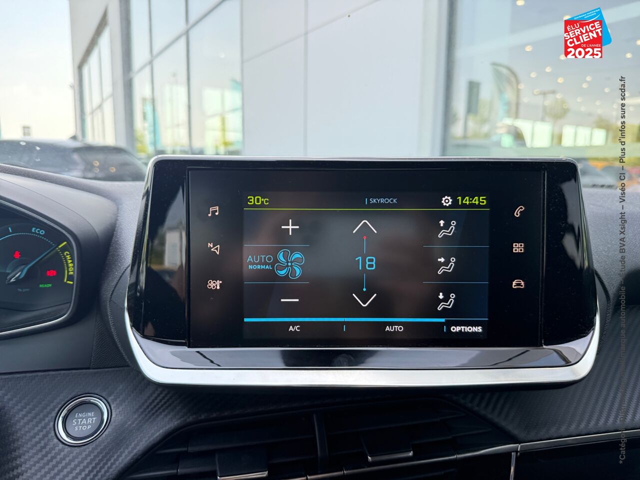 Véhicule d'occasion PEUGEOT 208 E-136CH STYLE CAMERA CARPLAY chez Renault Saint-Louis