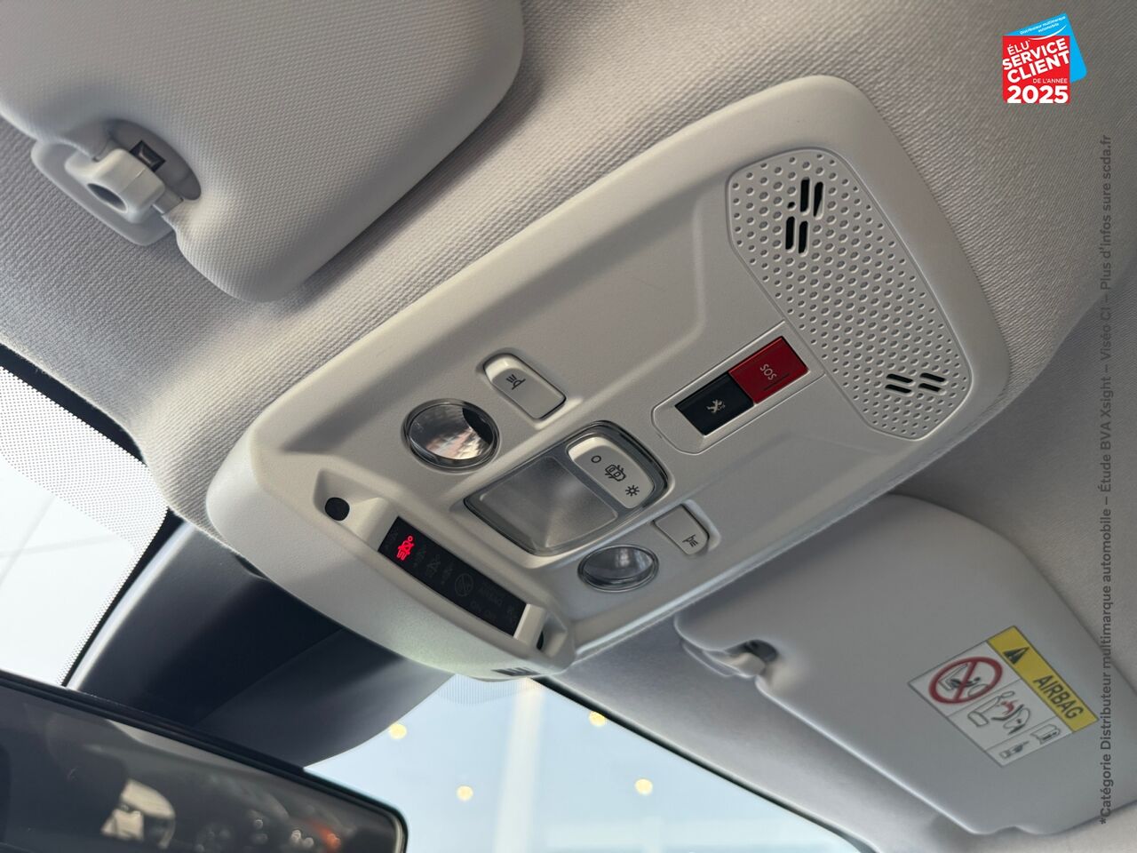Véhicule d'occasion PEUGEOT 208 E-136CH STYLE CAMERA CARPLAY chez Renault Saint-Louis
