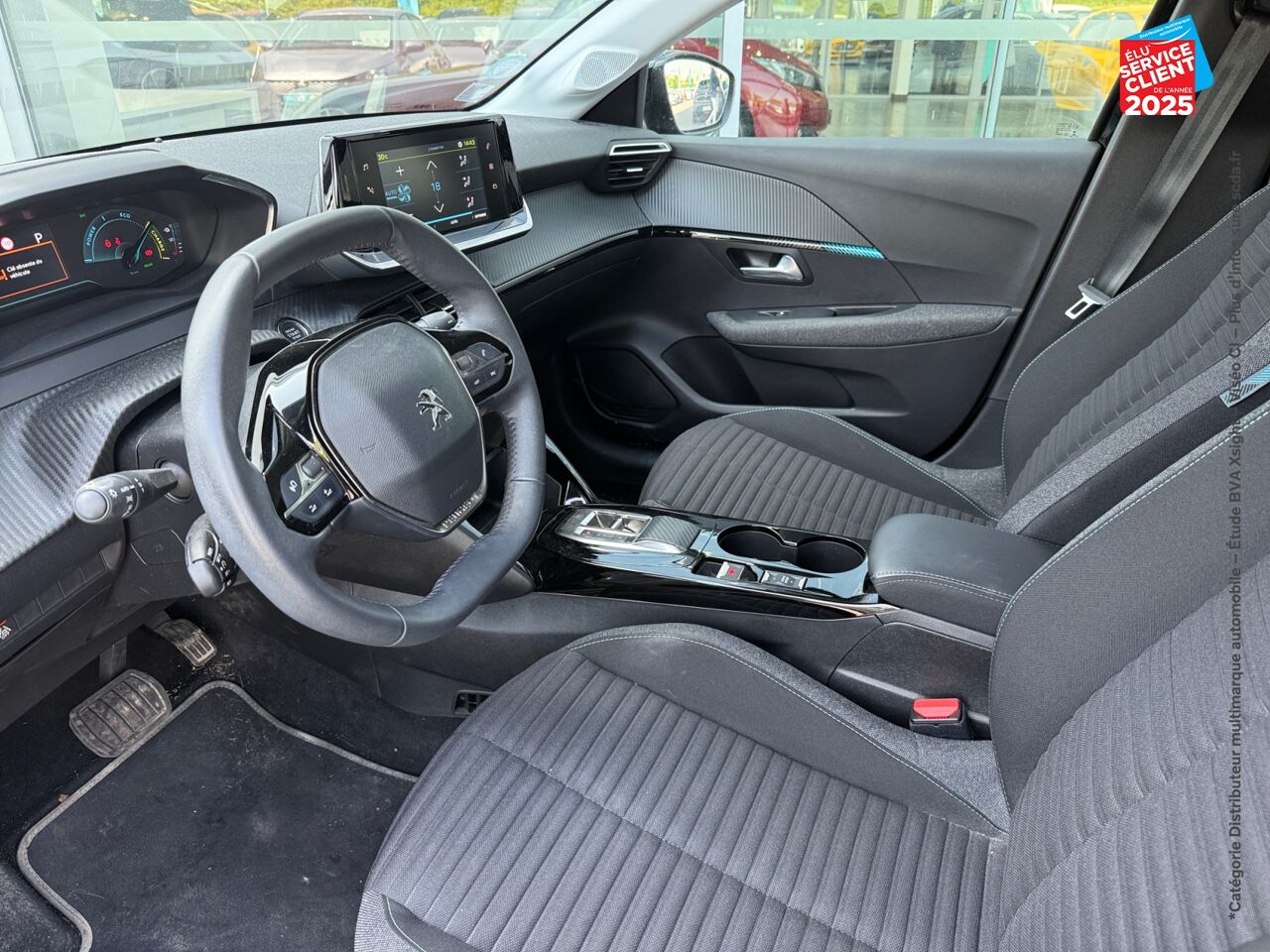 Véhicule d'occasion PEUGEOT 208 E-136CH STYLE CAMERA CARPLAY chez Renault Saint-Louis