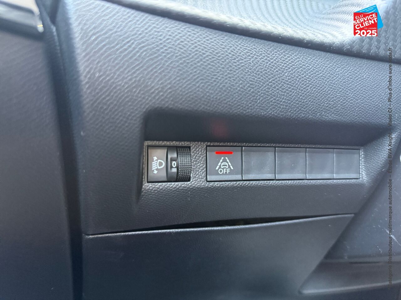 Véhicule d'occasion PEUGEOT 208 E-136CH STYLE CAMERA CARPLAY chez Renault Saint-Louis