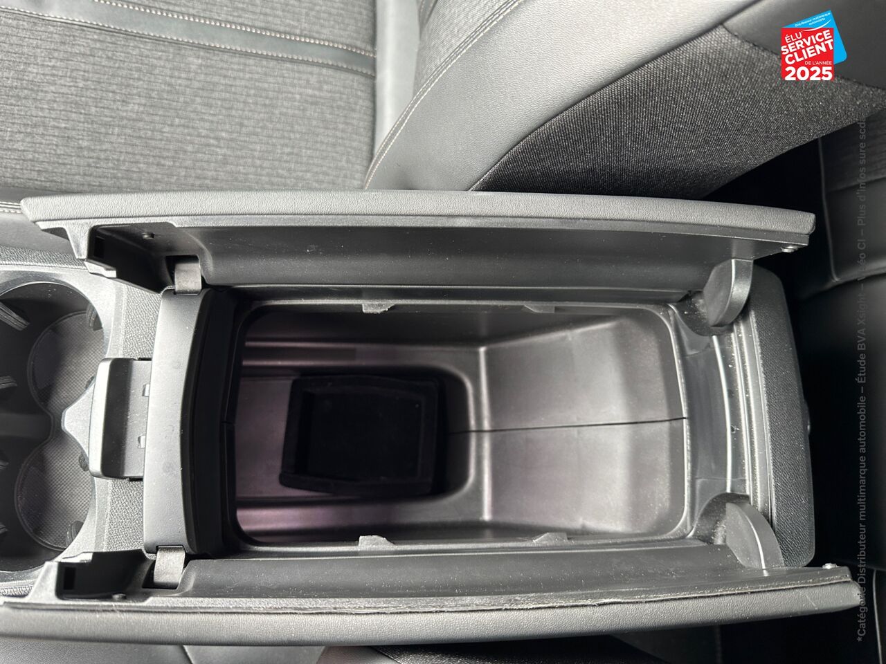 Véhicule d'occasion PEUGEOT 3008 1.2 PURETECH 130CH SS GT LINE EAT8 chez Toyota Saint Dizier