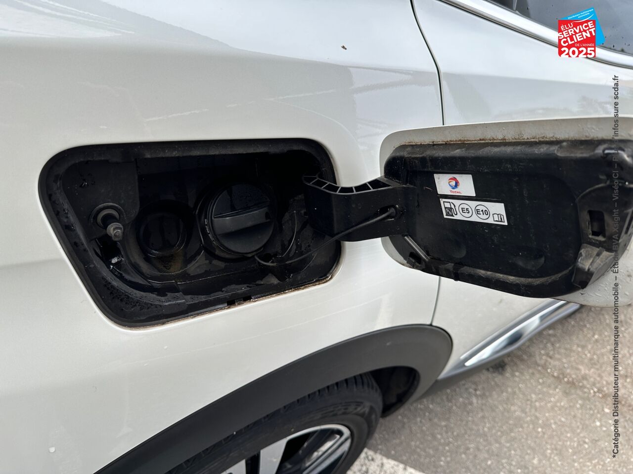Véhicule d'occasion PEUGEOT 3008 1.2 PURETECH 130CH SS GT LINE EAT8 chez Toyota Saint Dizier