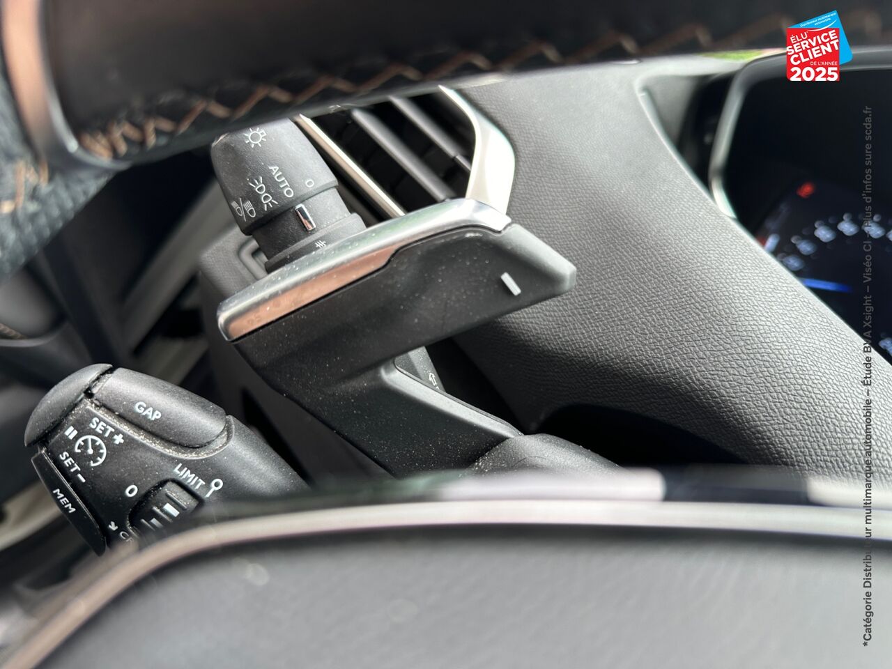 Véhicule d'occasion PEUGEOT 3008 1.2 PURETECH 130CH SS GT LINE EAT8 chez Toyota Saint Dizier