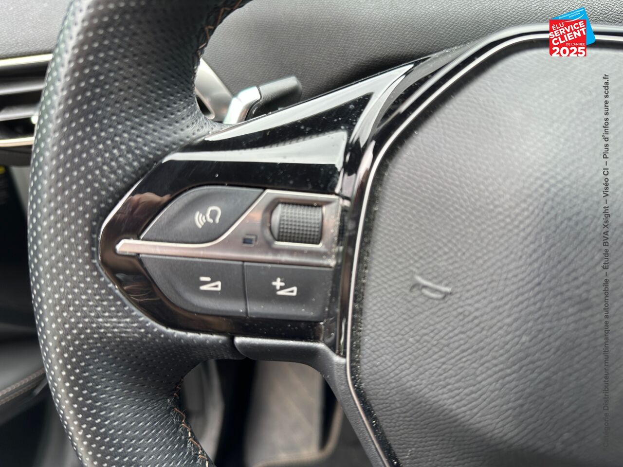 Véhicule d'occasion PEUGEOT 3008 1.2 PURETECH 130CH SS GT LINE EAT8 chez Toyota Saint Dizier