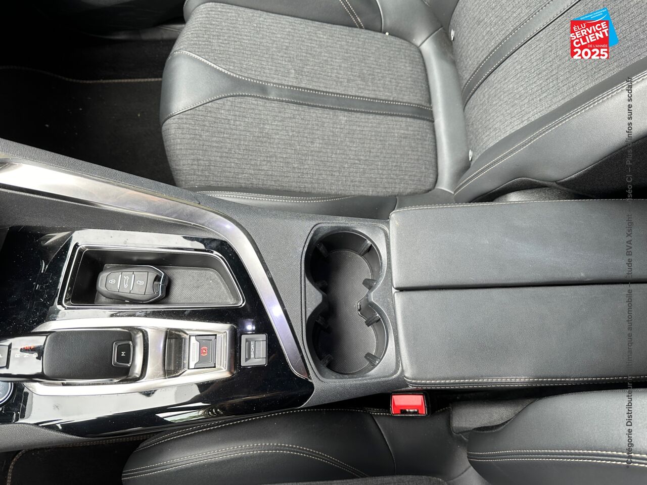 Véhicule d'occasion PEUGEOT 3008 1.2 PURETECH 130CH SS GT LINE EAT8 chez Toyota Saint Dizier