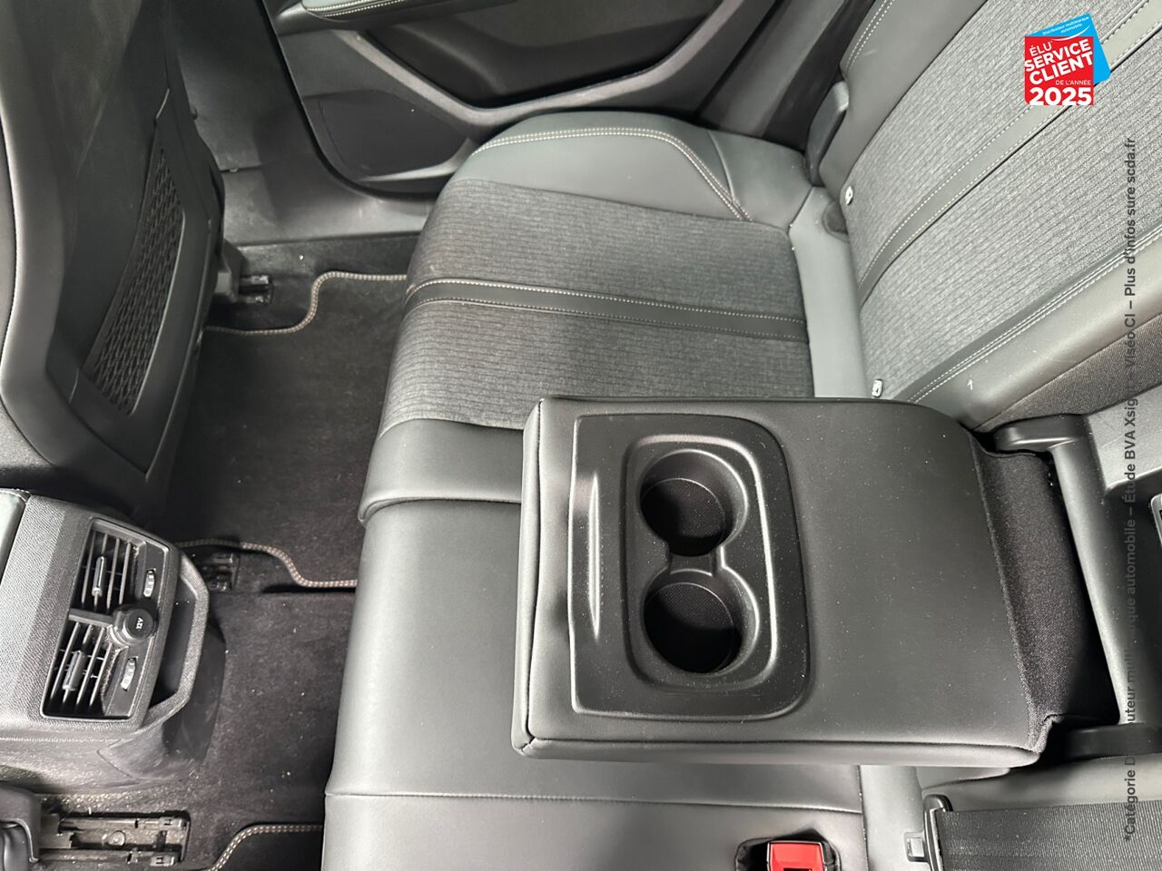 Véhicule d'occasion PEUGEOT 3008 1.2 PURETECH 130CH SS GT LINE EAT8 chez Toyota Saint Dizier
