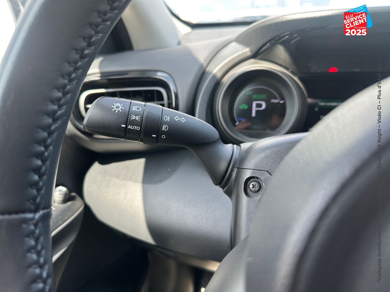 Véhicule d'occasion TOYOTA YARIS 116H DESIGN 5P CAMERA CARPLAY chez Toyota Besançon