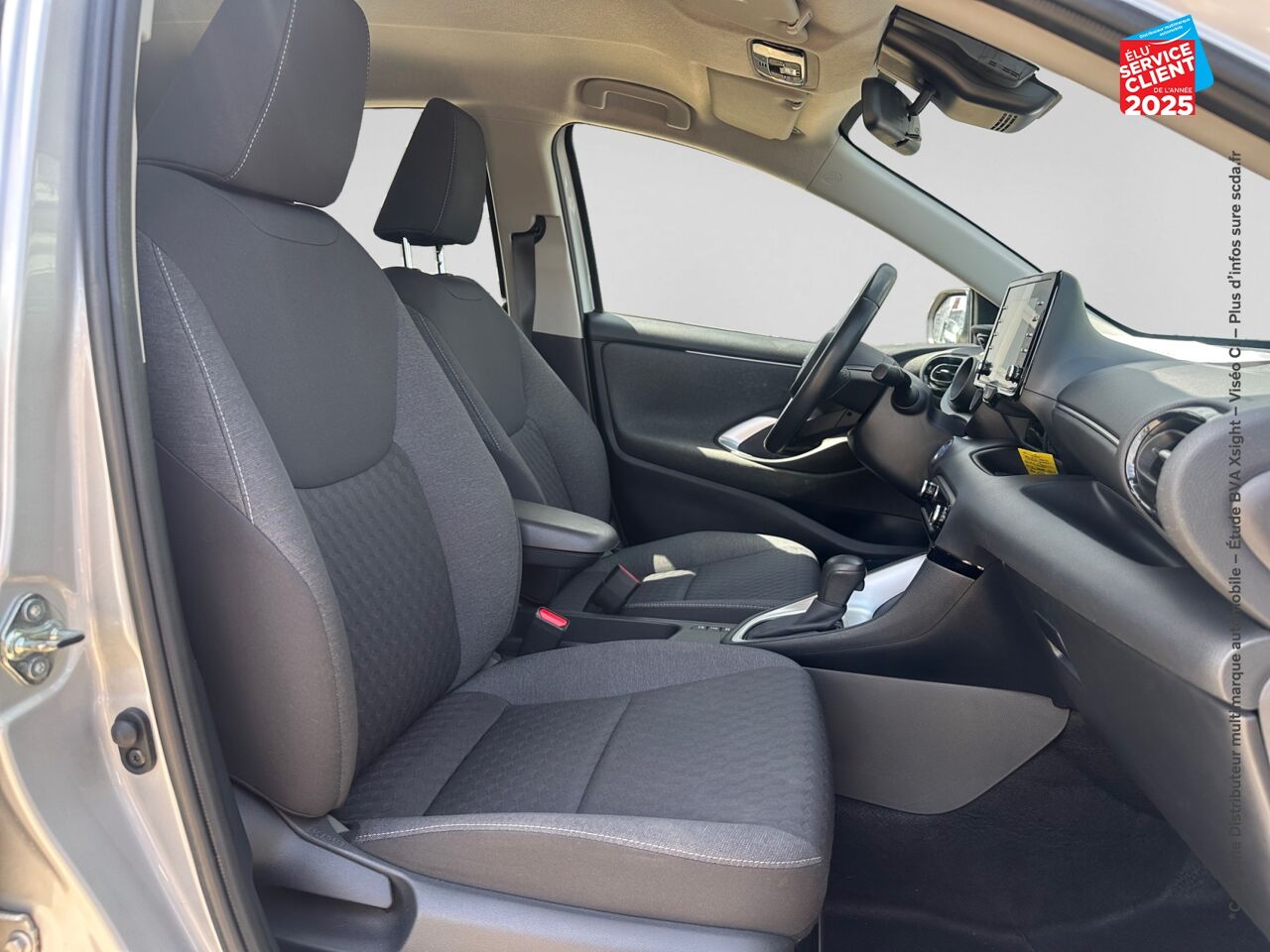 Véhicule d'occasion TOYOTA YARIS 116H DESIGN 5P CAMERA CARPLAY chez Toyota Besançon