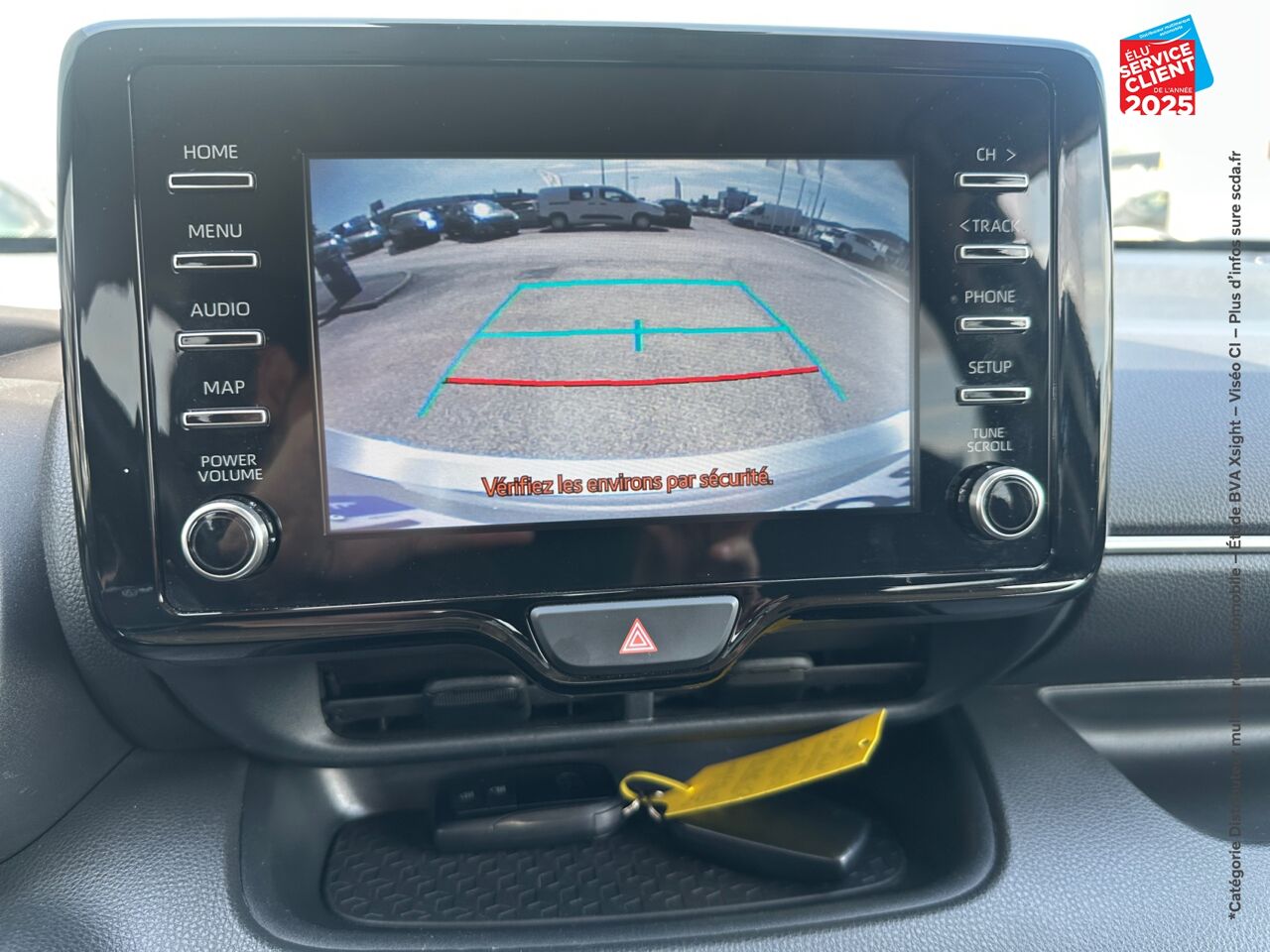 Véhicule d'occasion TOYOTA YARIS 116H DESIGN 5P CAMERA CARPLAY chez Toyota Besançon