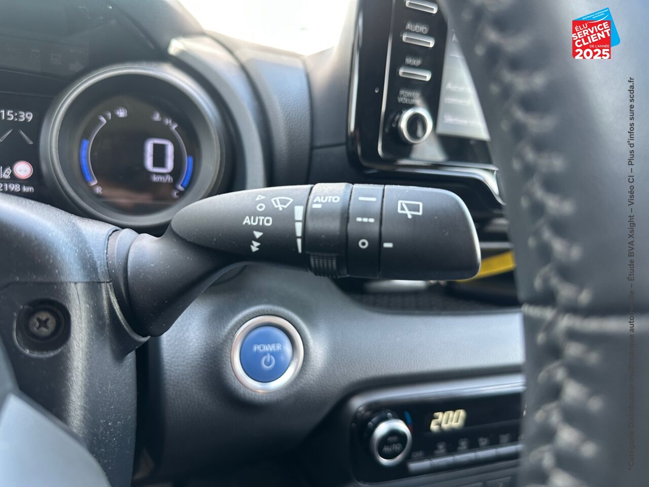 Véhicule d'occasion TOYOTA YARIS 116H DESIGN 5P CAMERA CARPLAY chez Toyota Besançon