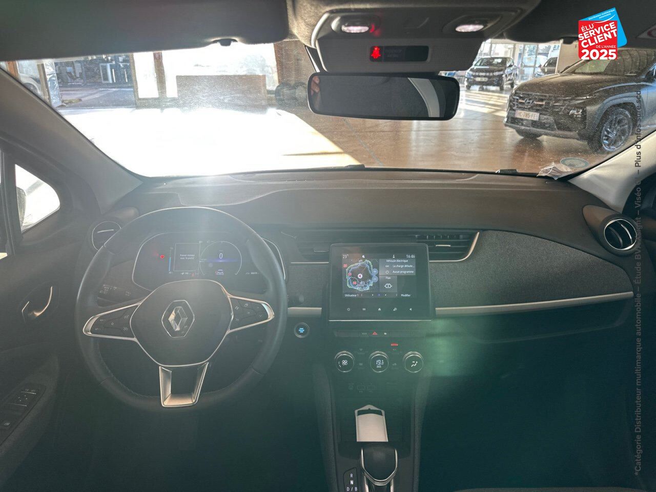 Véhicule d'occasion RENAULT ZOE E-TECH LIMITED CHARGE NORMALE R110 ACHAT INTEGRAL GPS RADAR AV/AR chez Hyundai Chalons