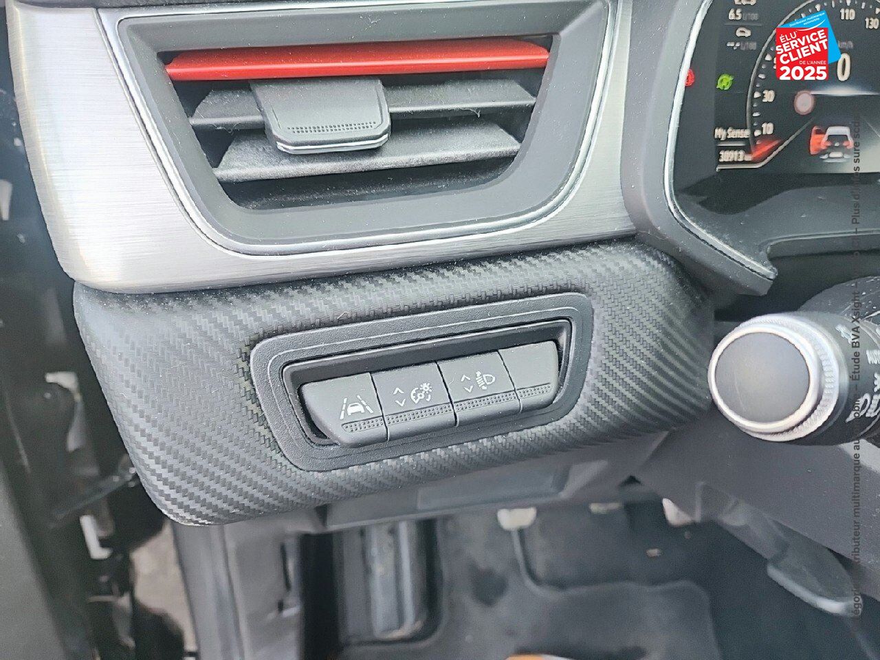 Véhicule d'occasion RENAULT CAPTUR 1.3 TCE 140CH FAP RS LINE -21B chez Renault Saint-Louis