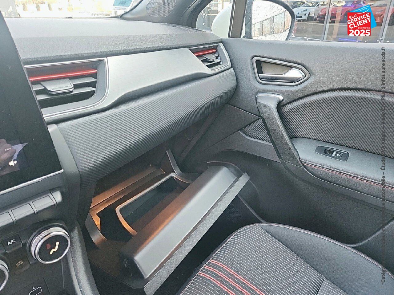 Véhicule d'occasion RENAULT CAPTUR 1.3 TCE 140CH FAP RS LINE -21B chez Renault Saint-Louis