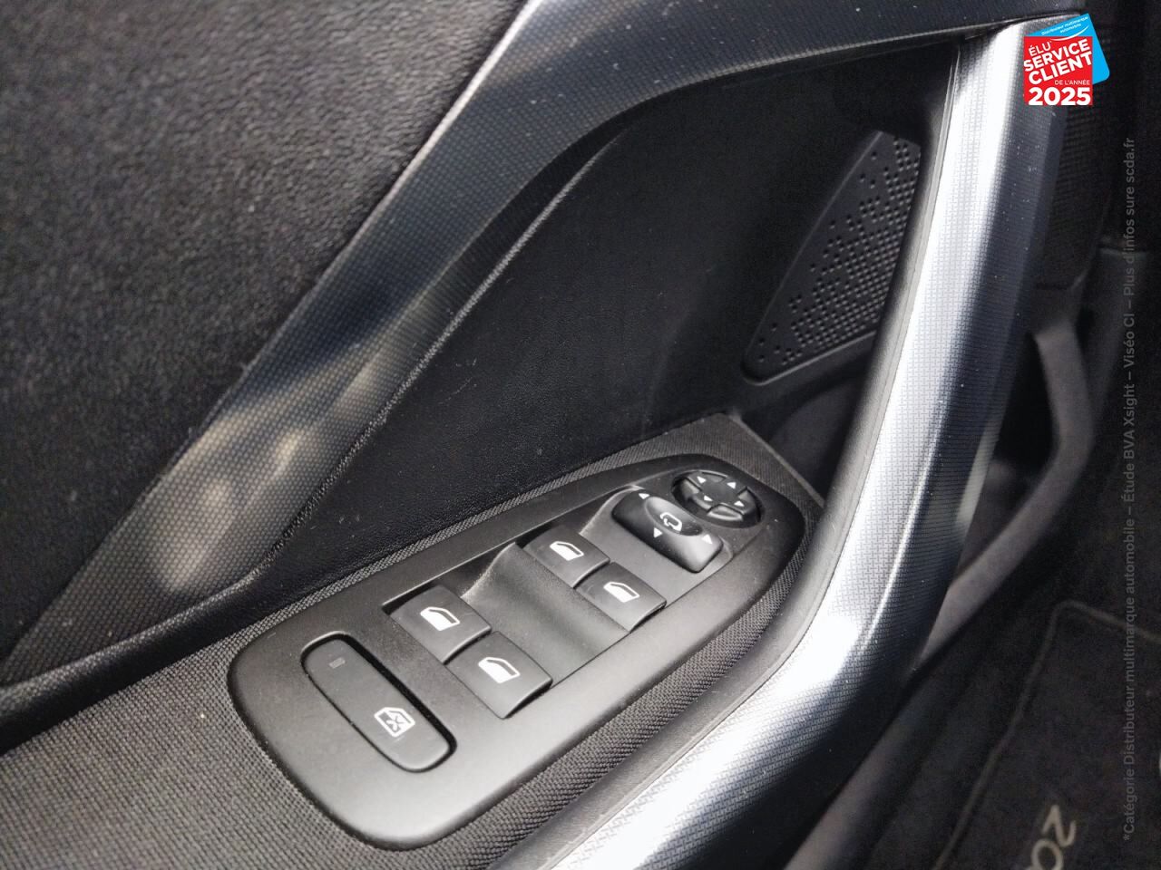 Véhicule d'occasion PEUGEOT 2008 1.2 PURETECH 110CH ALLURE SS chez Opel Verdun