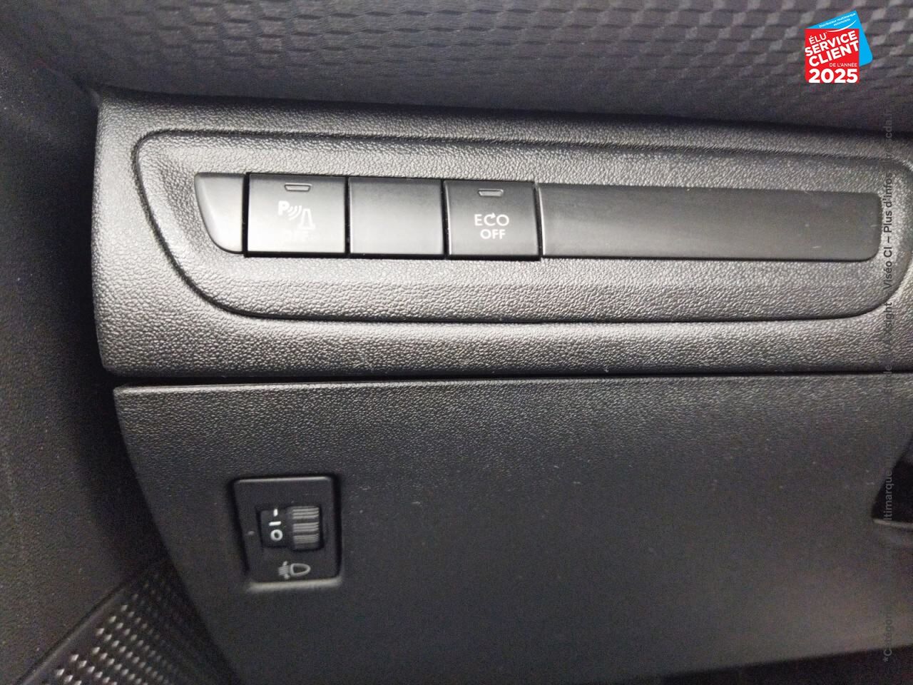 Véhicule d'occasion PEUGEOT 2008 1.2 PURETECH 110CH ALLURE SS chez Opel Verdun