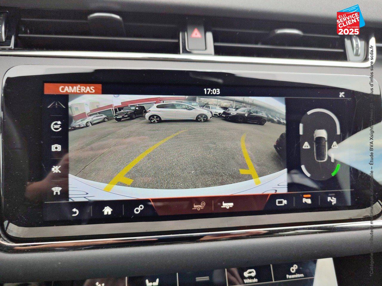 Véhicule d'occasion LAND-ROVER RANGE ROVER EVOQUE 2.0 D 180CH R-DYNAMIC SE AWD BVA chez Renault Saint-Louis