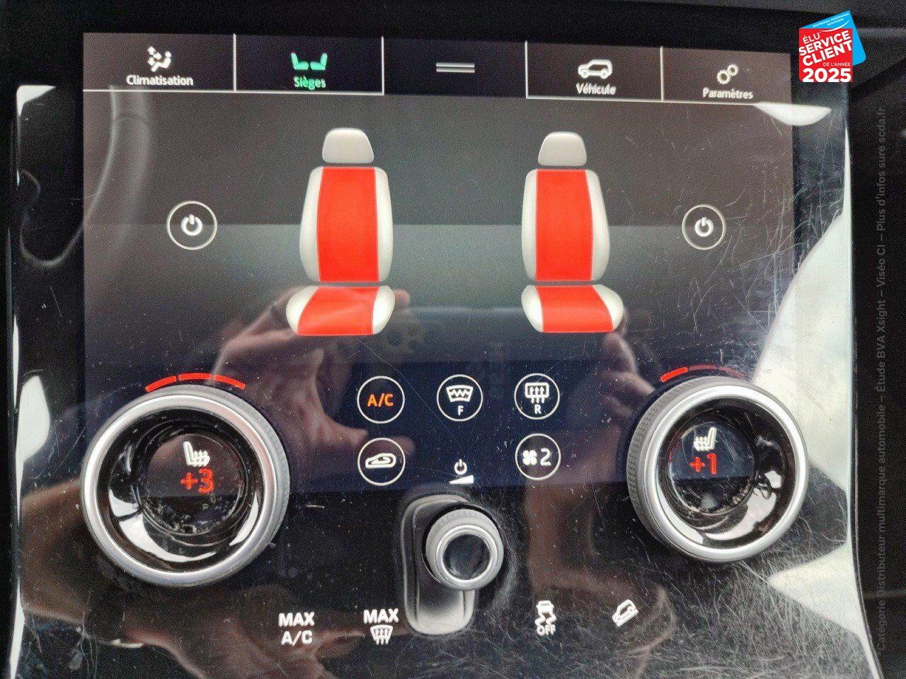 Véhicule d'occasion LAND-ROVER RANGE ROVER EVOQUE 2.0 D 180CH R-DYNAMIC SE AWD BVA chez Renault Saint-Louis