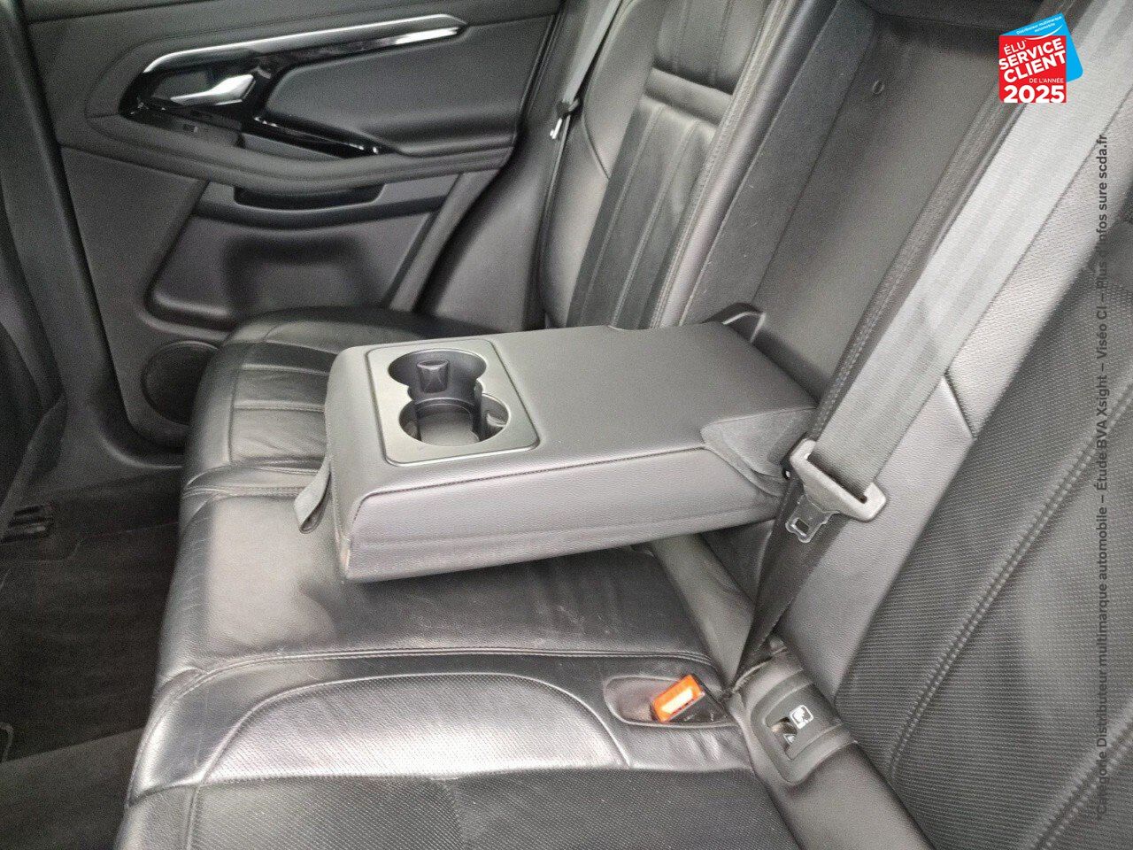 Véhicule d'occasion LAND-ROVER RANGE ROVER EVOQUE 2.0 D 180CH R-DYNAMIC SE AWD BVA chez Renault Saint-Louis