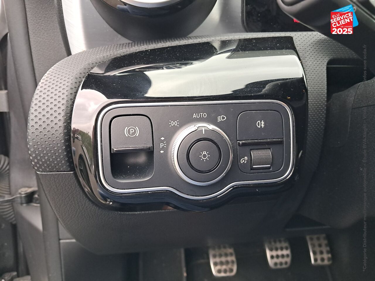 Véhicule d'occasion MERCEDES-BENZ CLA SHOOTING BRAKE 180 D 2.0 116CH AMG LINE GPS CAMERA chez Nissan Dijon