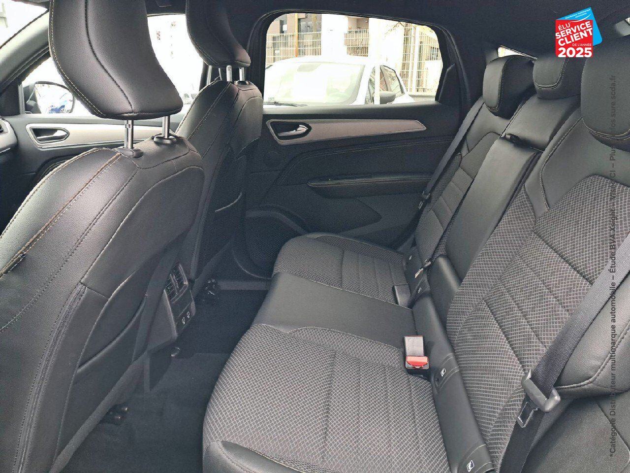 Véhicule d'occasion RENAULT ARKANA 1.6 E-TECH HYBRIDE 145CH TECHNO -22 chez Toyota Thionville