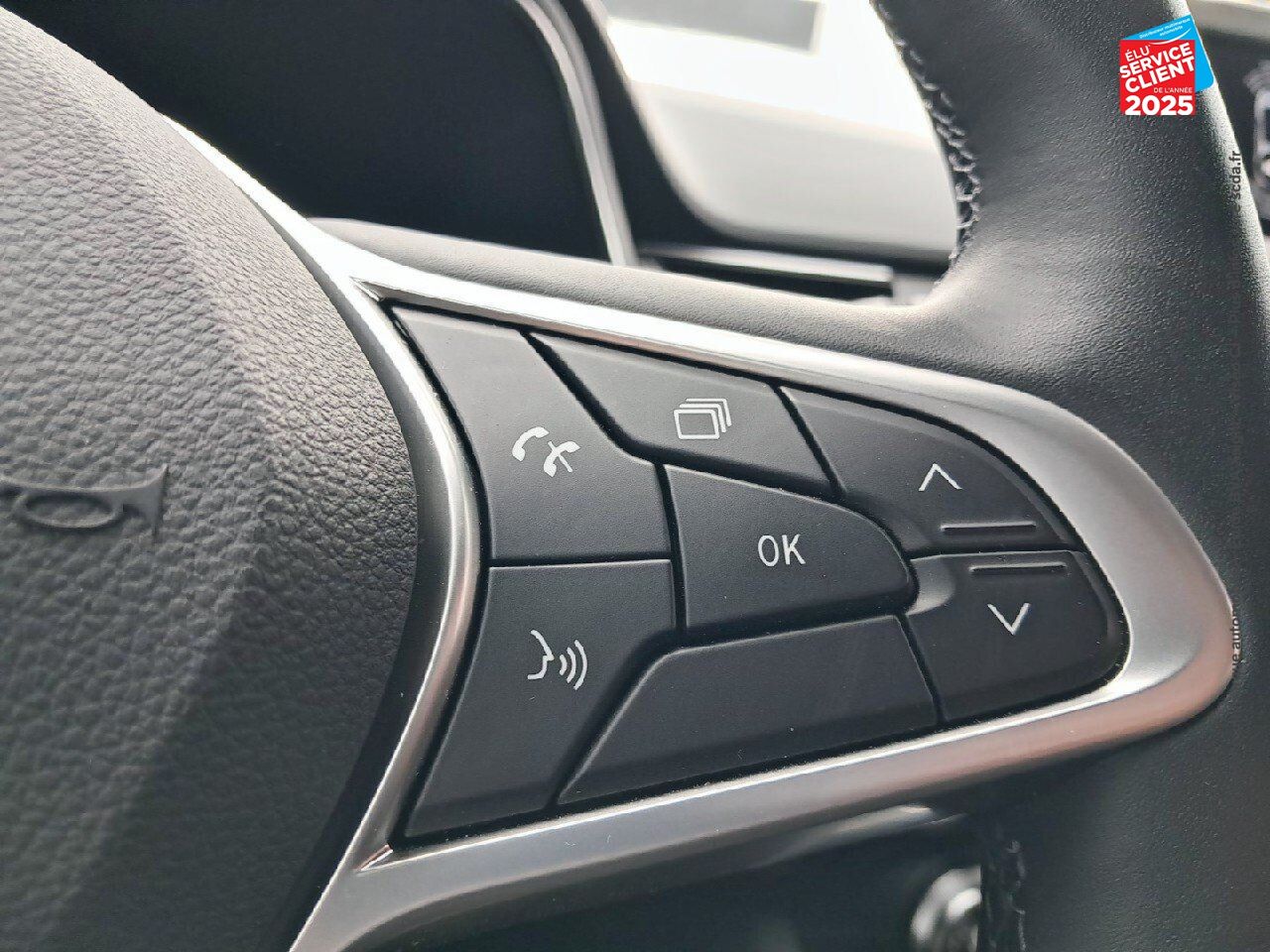 Véhicule d'occasion RENAULT ARKANA 1.6 E-TECH HYBRIDE 145CH TECHNO -22 chez Toyota Thionville