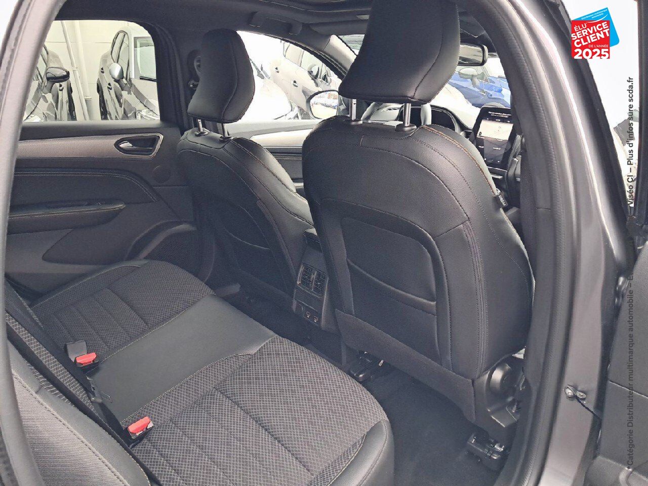 Véhicule d'occasion RENAULT ARKANA 1.6 E-TECH HYBRIDE 145CH TECHNO -22 chez Toyota Thionville