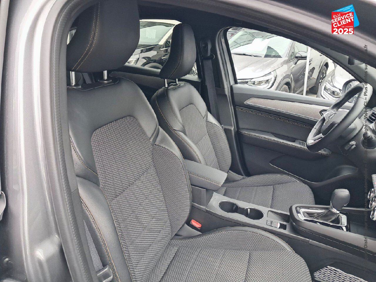 Véhicule d'occasion RENAULT ARKANA 1.6 E-TECH HYBRIDE 145CH TECHNO -22 chez Toyota Thionville
