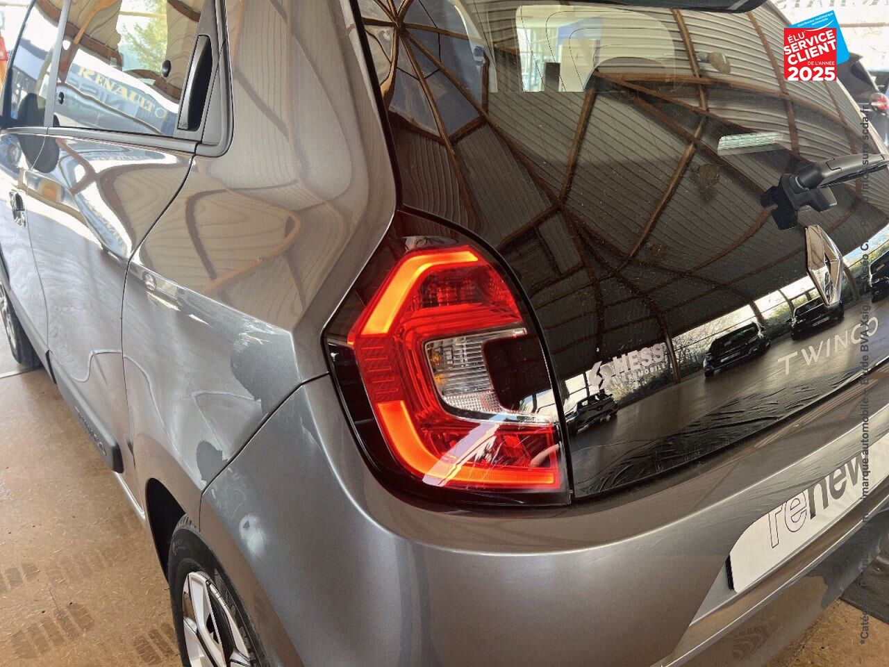 Véhicule d'occasion RENAULT TWINGO E-TECH ELECTRIC EQUILIBRE R80 ACHAT INTEGRAL chez Toyota Metz