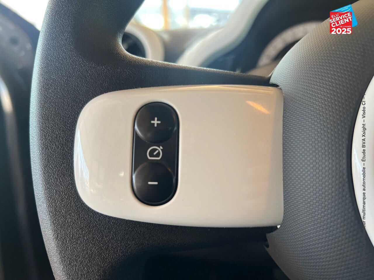 Véhicule d'occasion RENAULT TWINGO E-TECH ELECTRIC EQUILIBRE R80 ACHAT INTEGRAL chez Toyota Metz