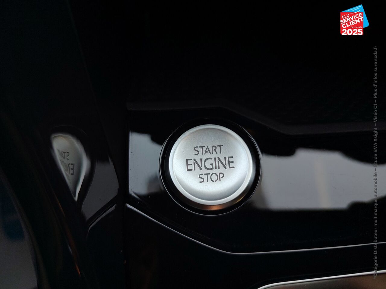Véhicule d'occasion VOLKSWAGEN T-ROC 1.5 TSI EVO 150CH CARAT chez Renault Saint-Louis