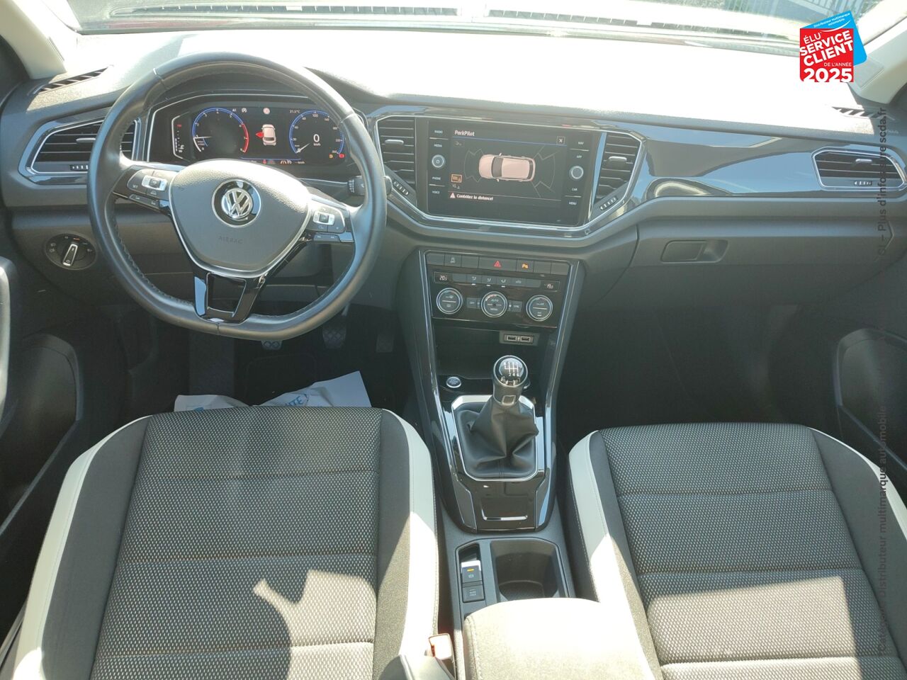 Véhicule d'occasion VOLKSWAGEN T-ROC 1.5 TSI EVO 150CH CARAT chez Renault Saint-Louis