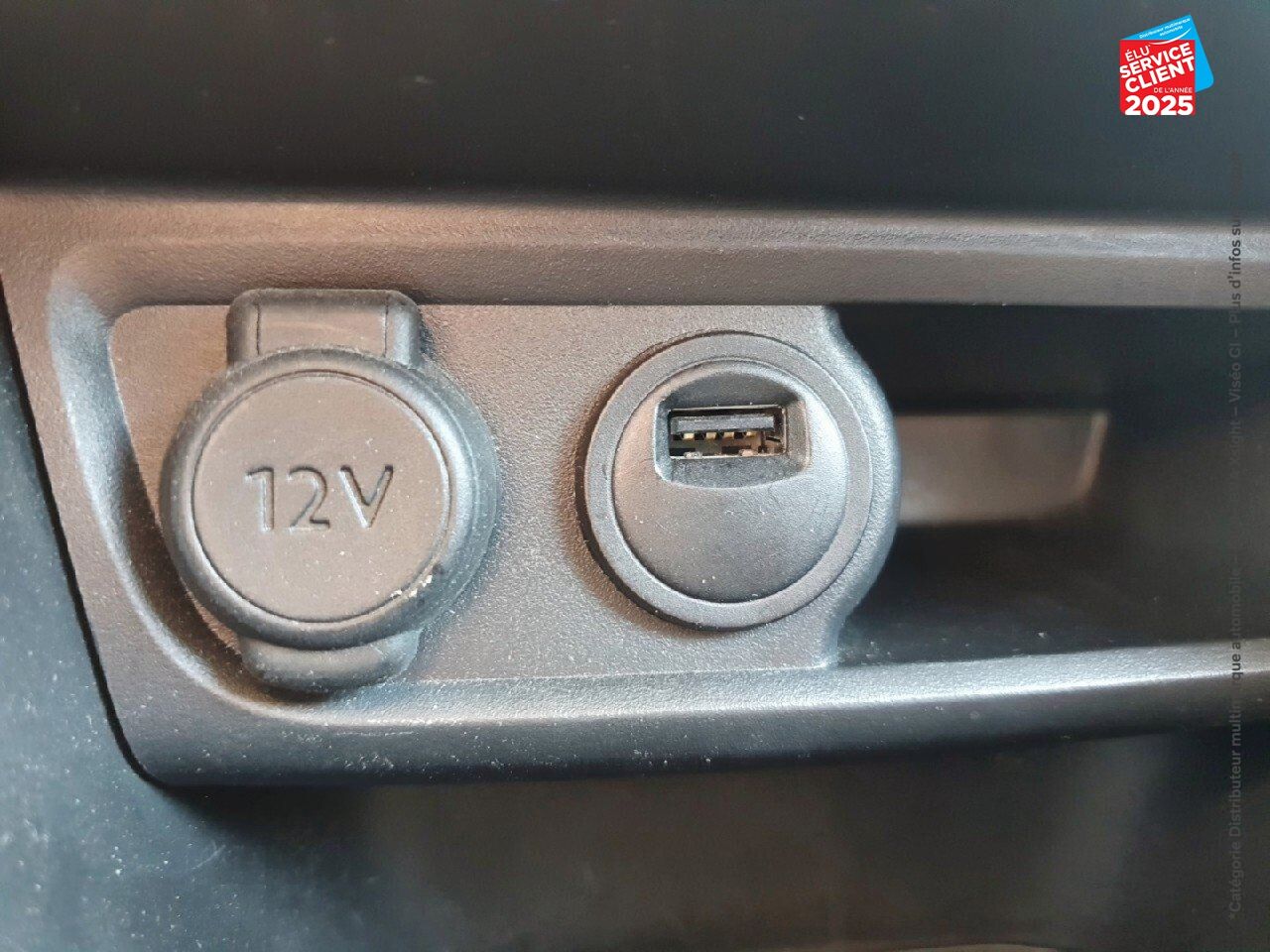 Véhicule d'occasion PEUGEOT 208 1.2 PURETECH 82CH STYLE 5P GPS CARPLAY chez Renault Saint-Louis