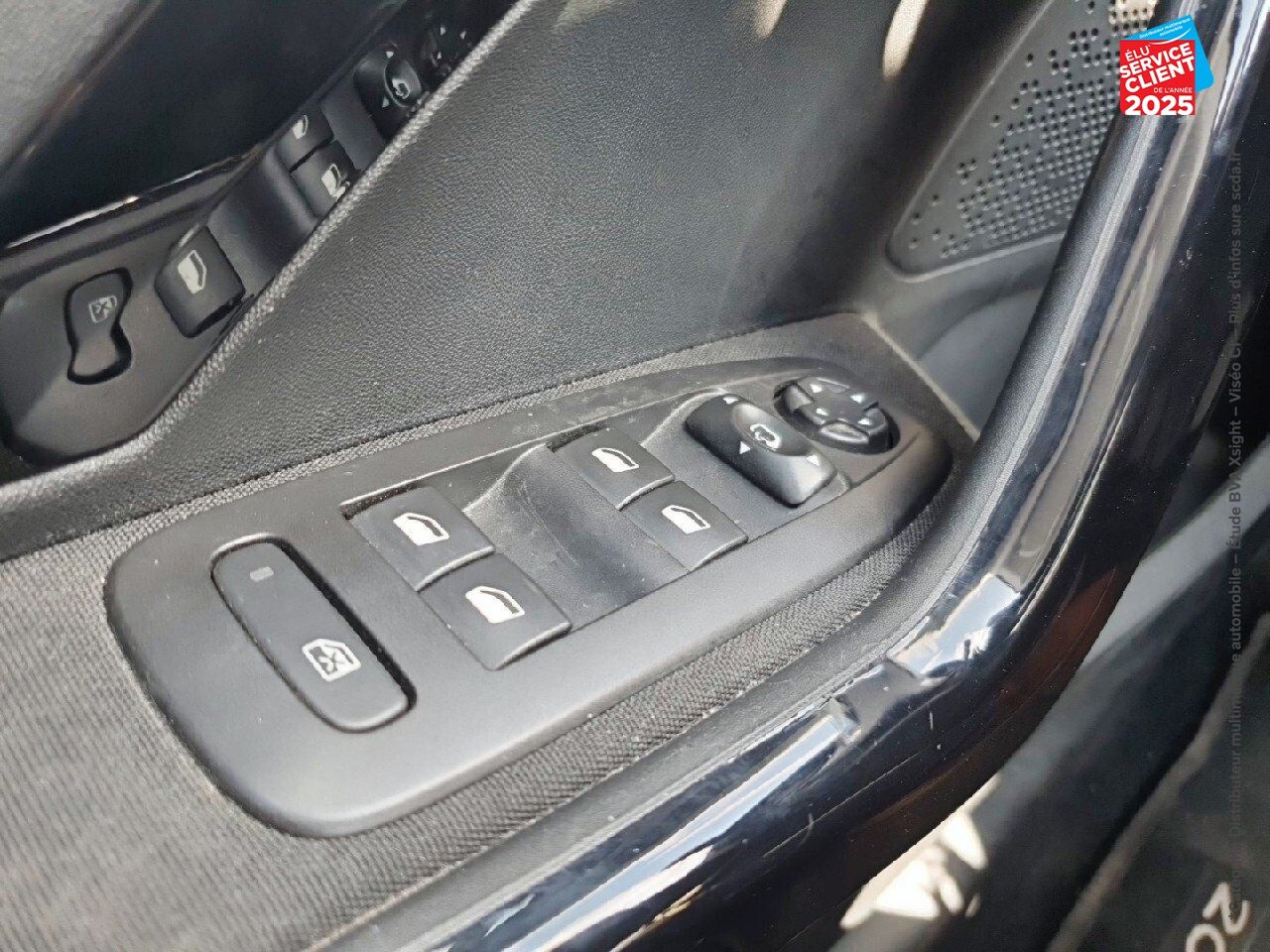 Véhicule d'occasion PEUGEOT 208 1.2 PURETECH 82CH STYLE 5P GPS CARPLAY chez Renault Saint-Louis