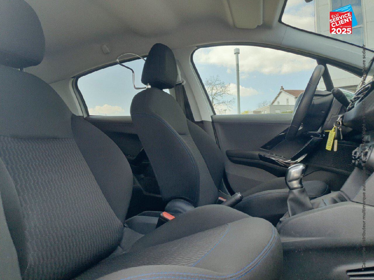 Véhicule d'occasion PEUGEOT 208 1.2 PURETECH 82CH STYLE 5P GPS CARPLAY chez Renault Saint-Louis